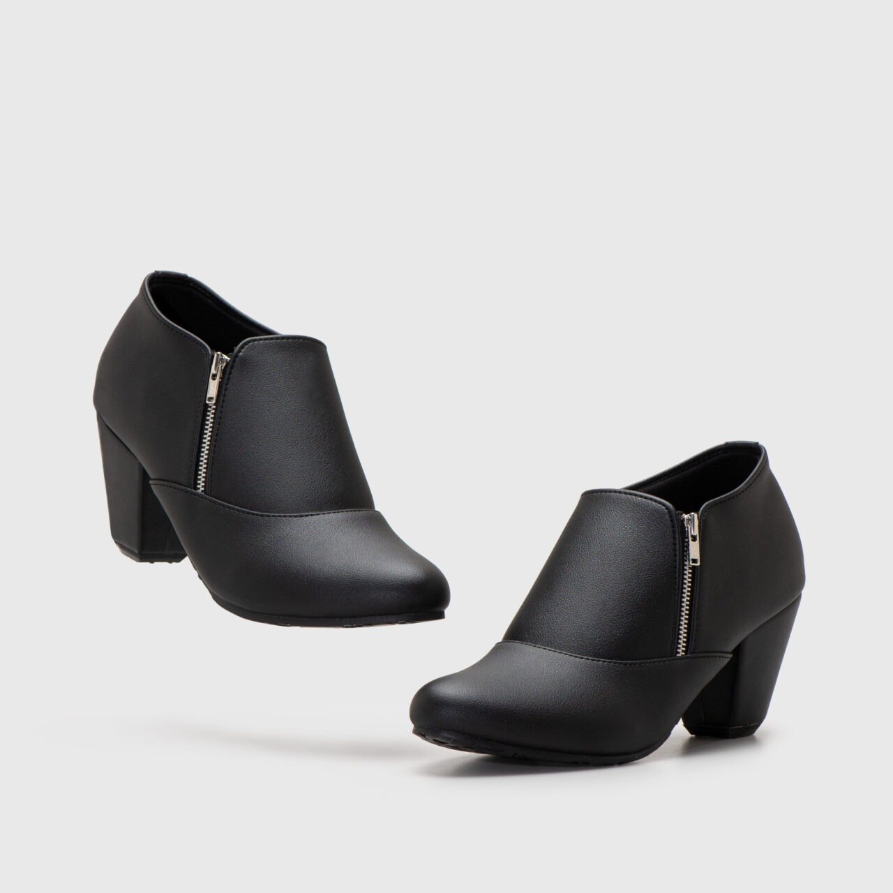 Potamogeton Heels Black