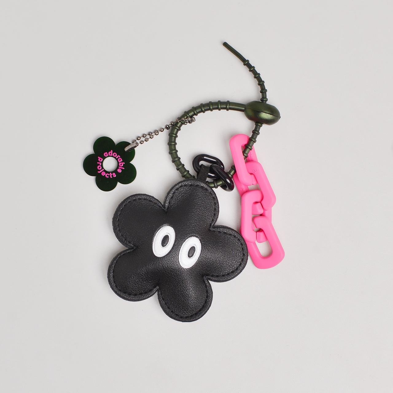 Noire Keychain Black