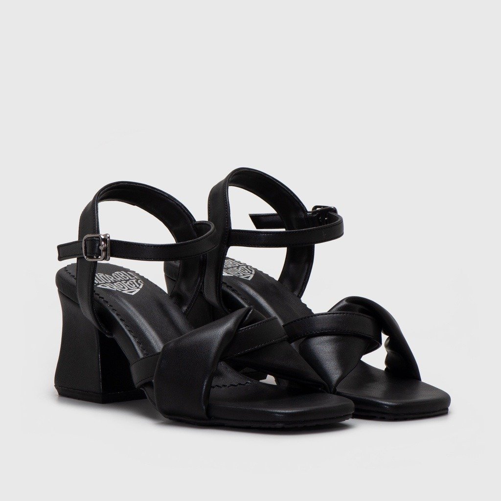 Della Heels Black