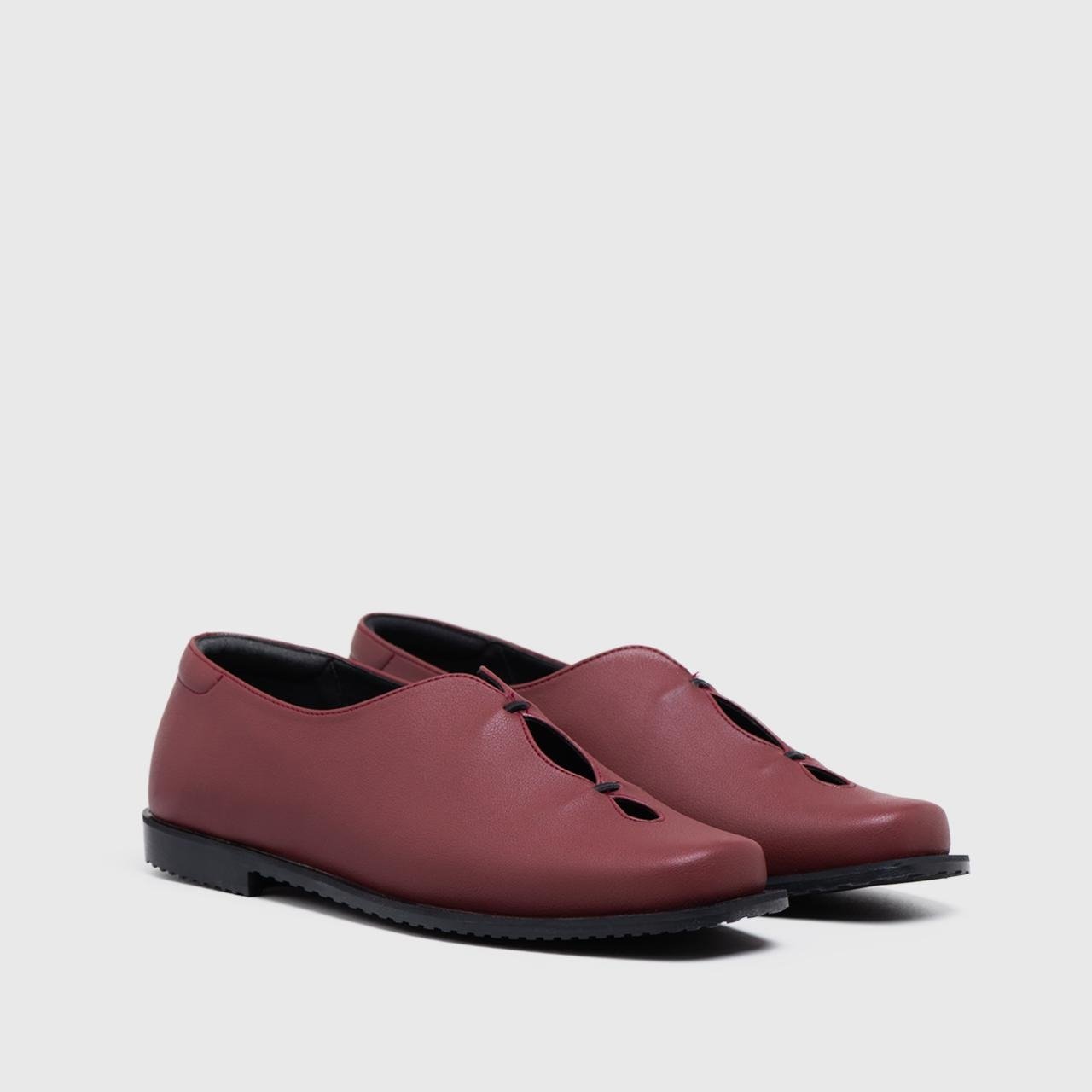 Yashica Flat Shoes Maroon