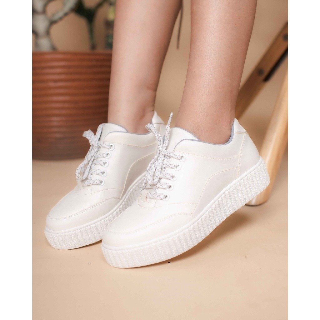 Medalion White Sneakers - Image 2