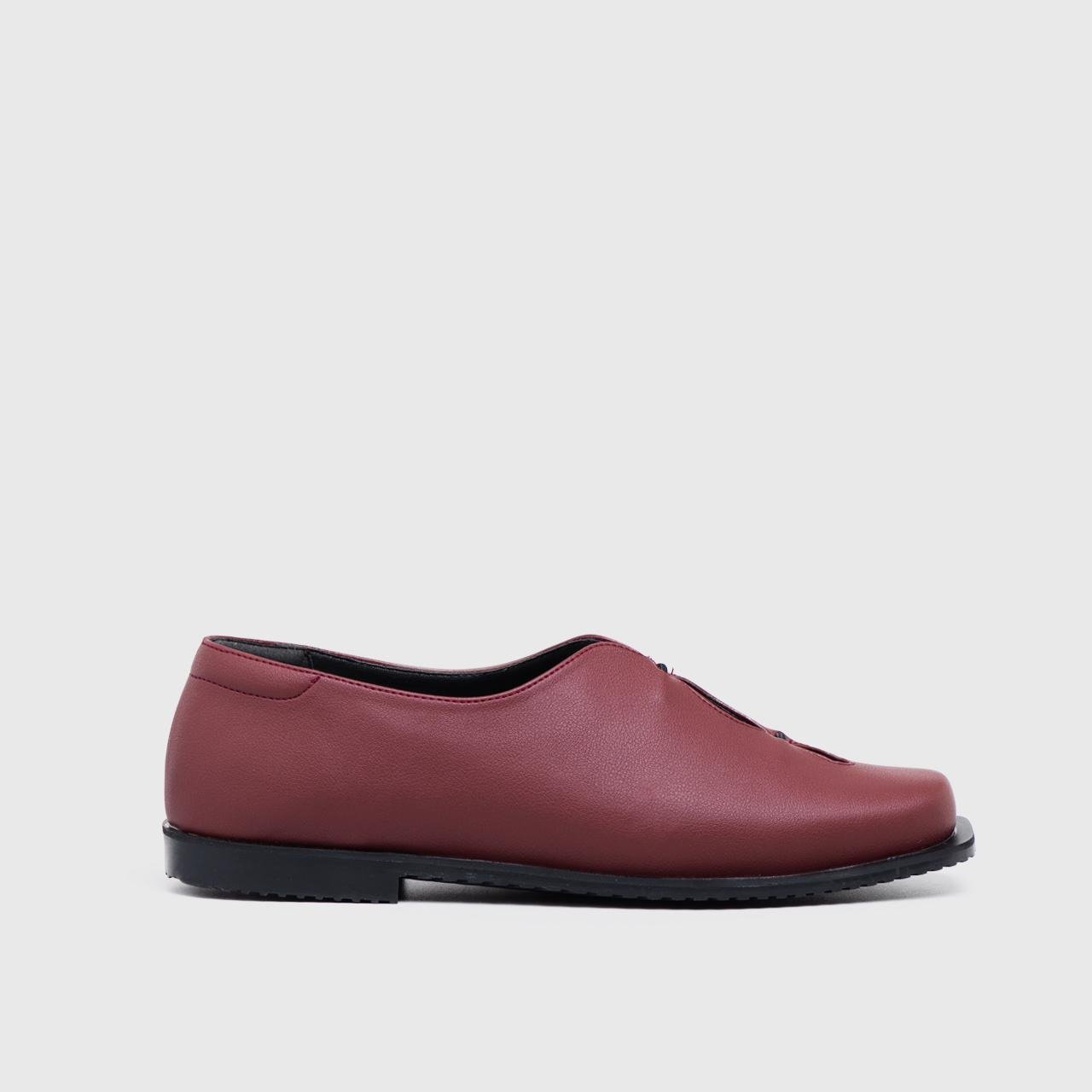 Yashica Flat Shoes Maroon - Image 2