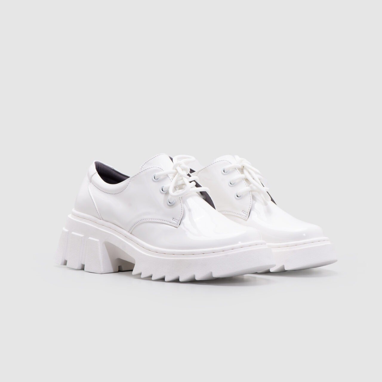 Denitta Oxford White
