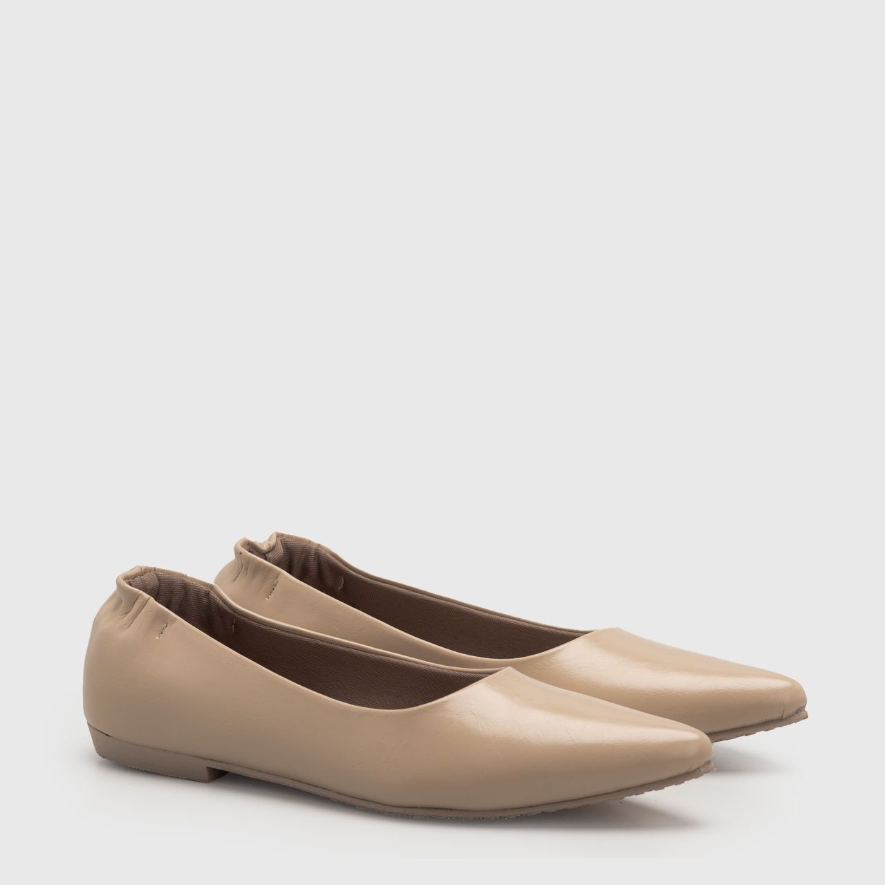 Solana Pointy Flat Nude