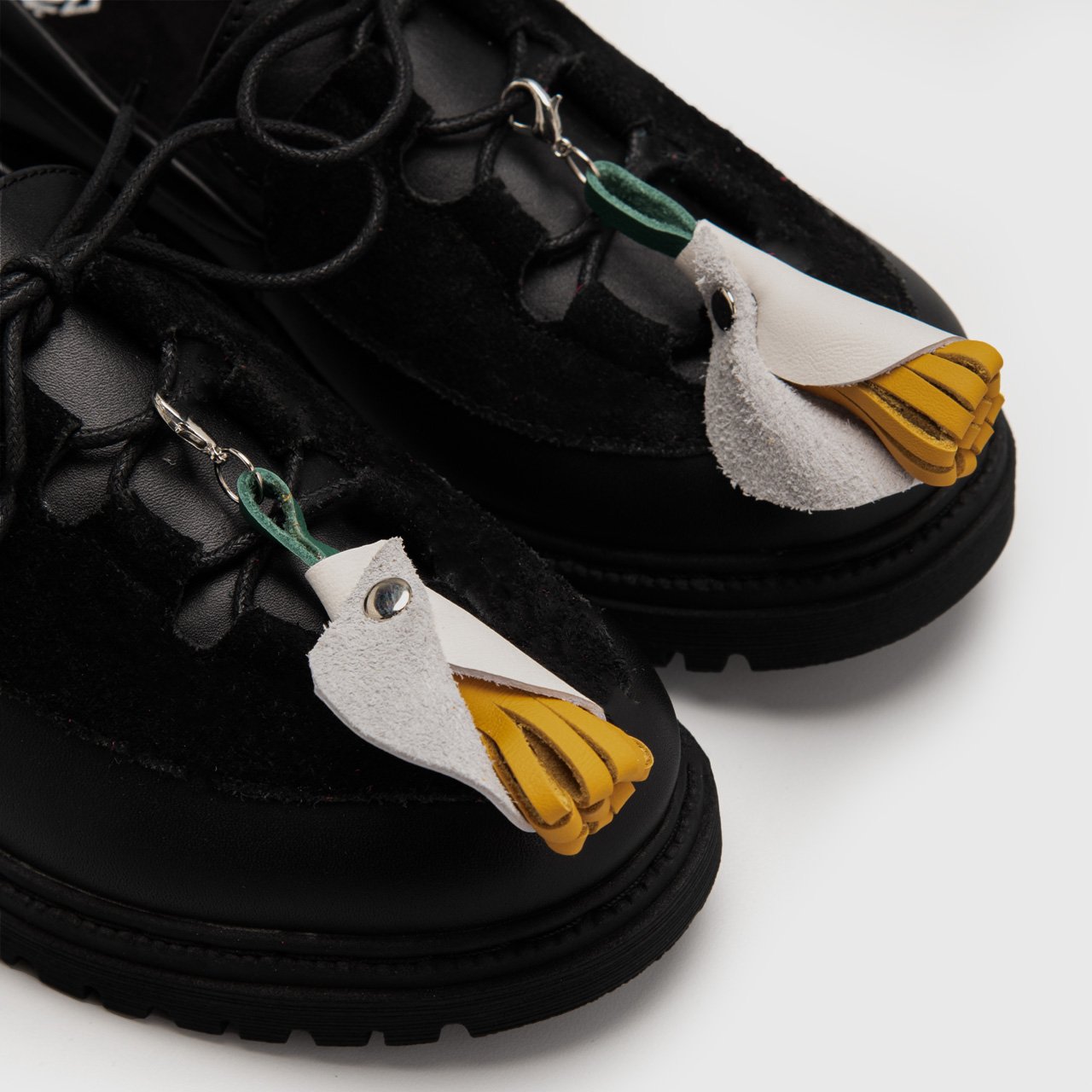 Wipe Shoe Charm Yellow - Image 3