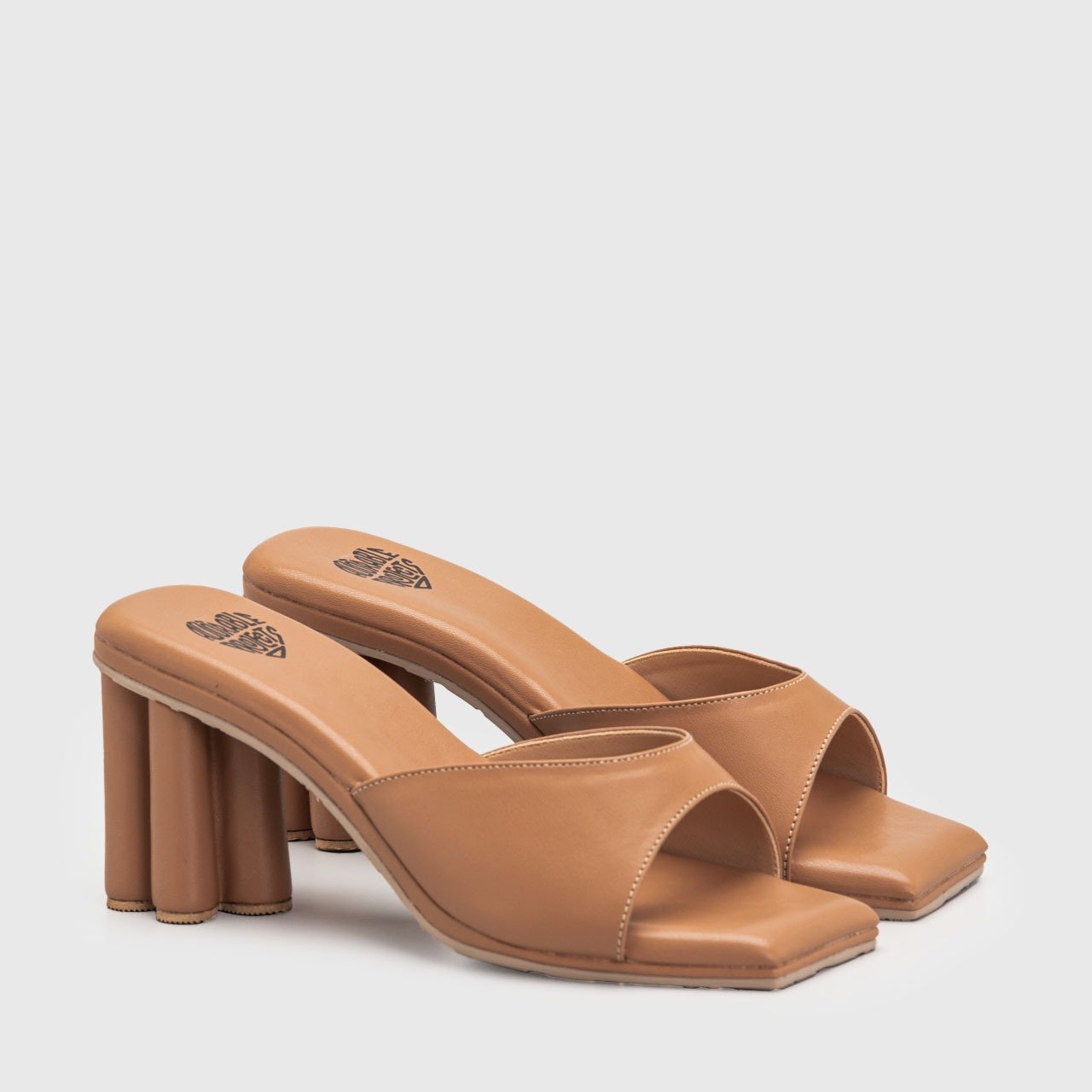 Delancy Heels Camel