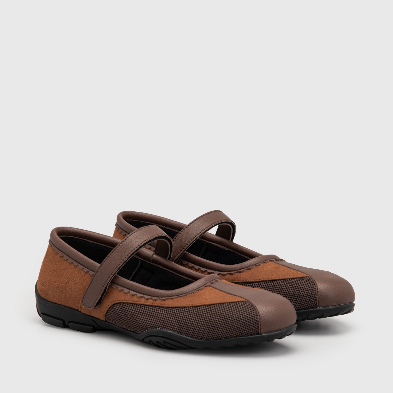 Necya Flat Shoes Brown